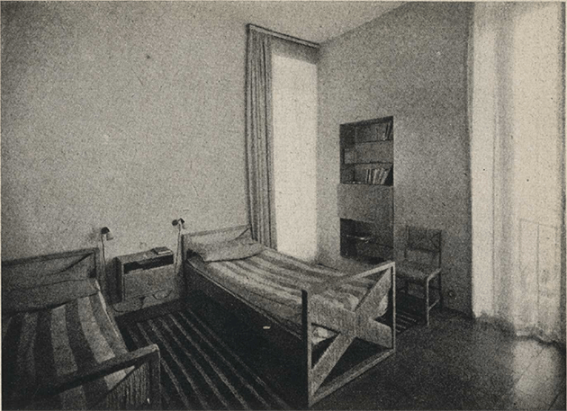 The present daybeds in the children’s room at Casa Neuffer, circa 1940. 