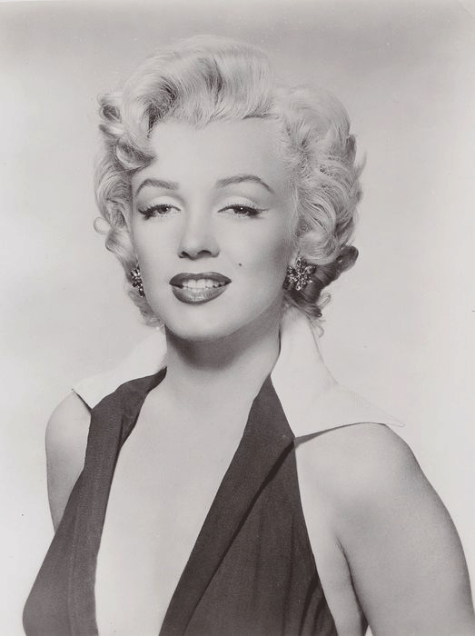 Publicity portrait of Marilyn Monroe as Rose Loomis in the 1953 film Niagara